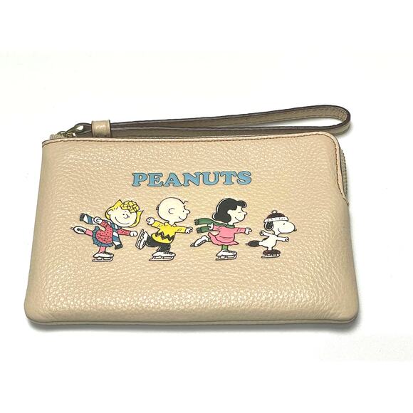 Coach X Peanuts Corner Zip Wristlet W/ Snoopy & Friends Peanuts Motif - Picture 2 of 10